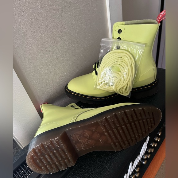 Dr. Martens x UNDERCOVER Jun Takahashi 1460 Boots - Picture 4 of 7